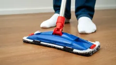 Einfacher Trick: Was Sie dem Wischwasser hinzufügen, damit Ihre Socken sauber bleiben